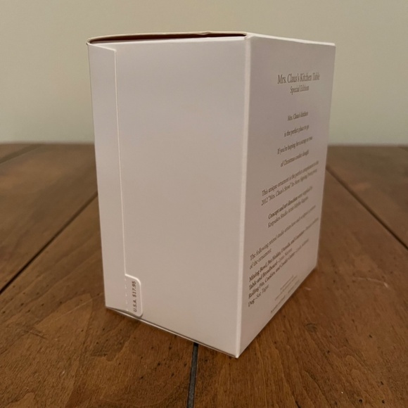 Hallmark Keepsake Mrs. Claus's Kitchen Table 2012 Limited Edition - Picture 3 of 12